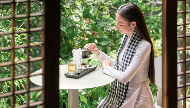 Miss Grand International 2021 Nguyen Thuc Thuy Tien accompanies Trung Nguyen Legend in its journey in promoting Vietnamese coffee and coffee culture to international friends