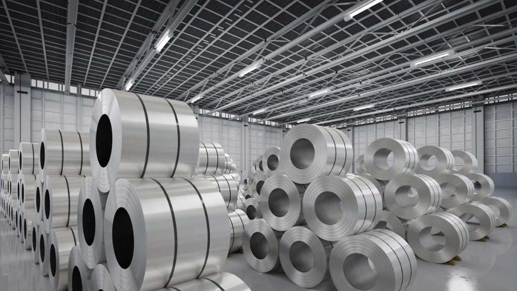 The Ministry of Industry and Trade investigates imported hot-rolled coil from China and India. (Photo: tapchicongthuong.vn)