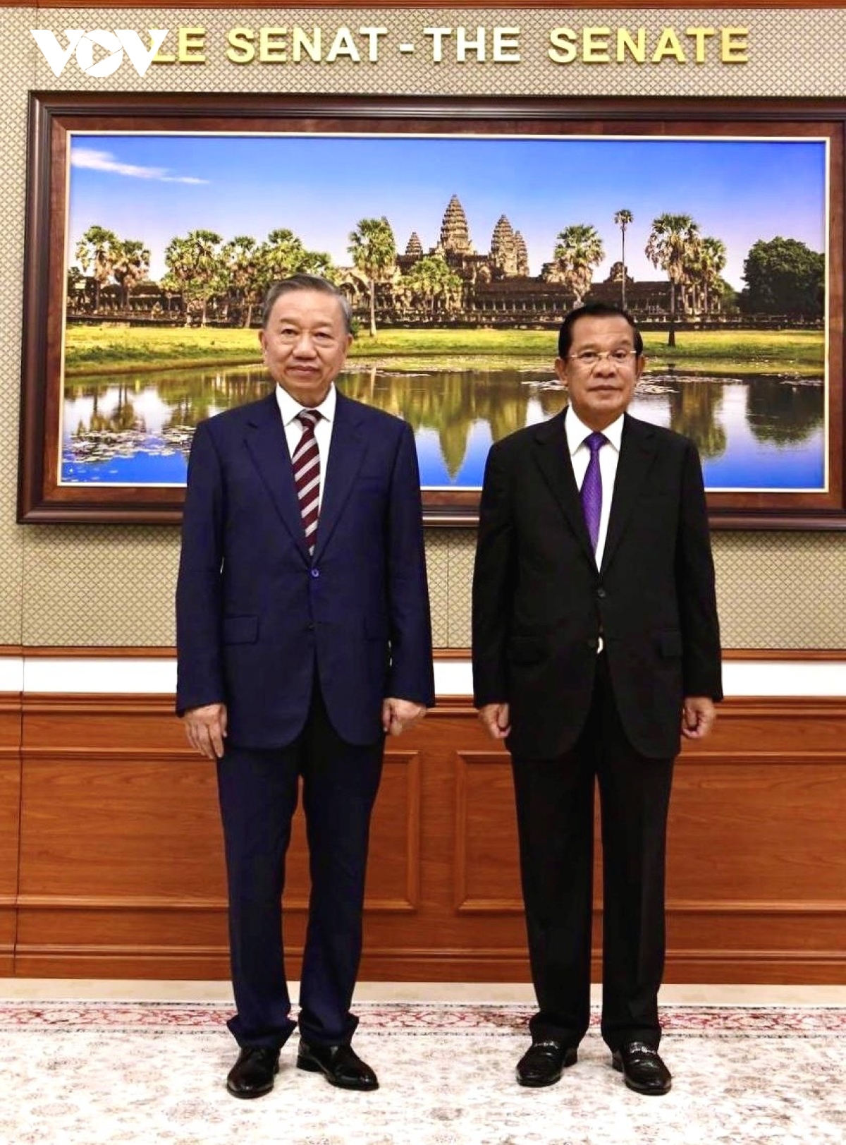  President To Lam (L) and President of the Cambodian People’s Party and President of the Senate Samdech Techo Hun Sen