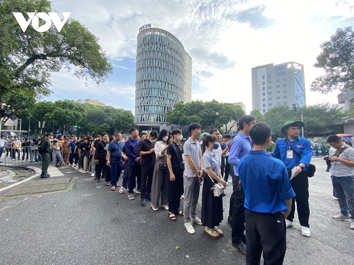 People are allowed to view the casketed body in the afternoon.
