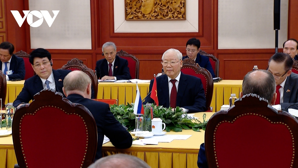 Vietnam considers strengthening the traditional friendship and comprehensive strategic partnership with Russia a top priority in its foreign policy, Trong tells Putin during their talks in Hanoi on June 20.