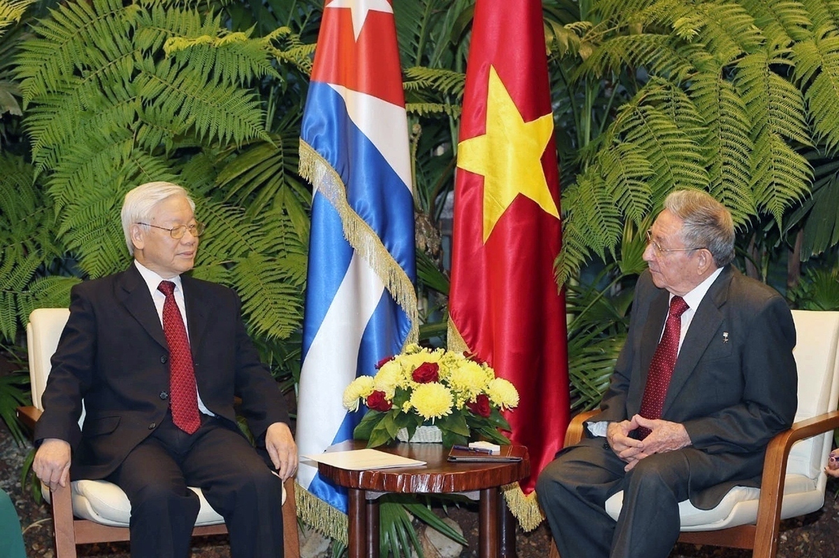 Cuban news agency ACN closely covers these visits, emphasising that the leaders of the two countries valued good bilateral relations, affirming that both sides have maintained a long-standing friendship for more than half a century and agreed to continue to promote potential to expand co-operation, especially in terms of economics and trade. (Photo: VNA)