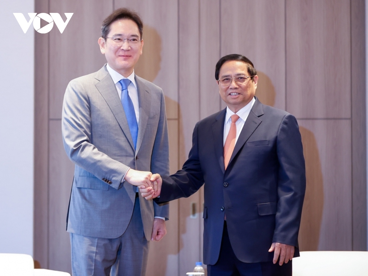 The PM on July 2 hosts Lee Jae Yong, chairman of Samsung, stating the Vietnamese Government’s readiness to support and offer optimal conditions for Samsung to launch business investment activities in an effective and sustainable manner in the country.