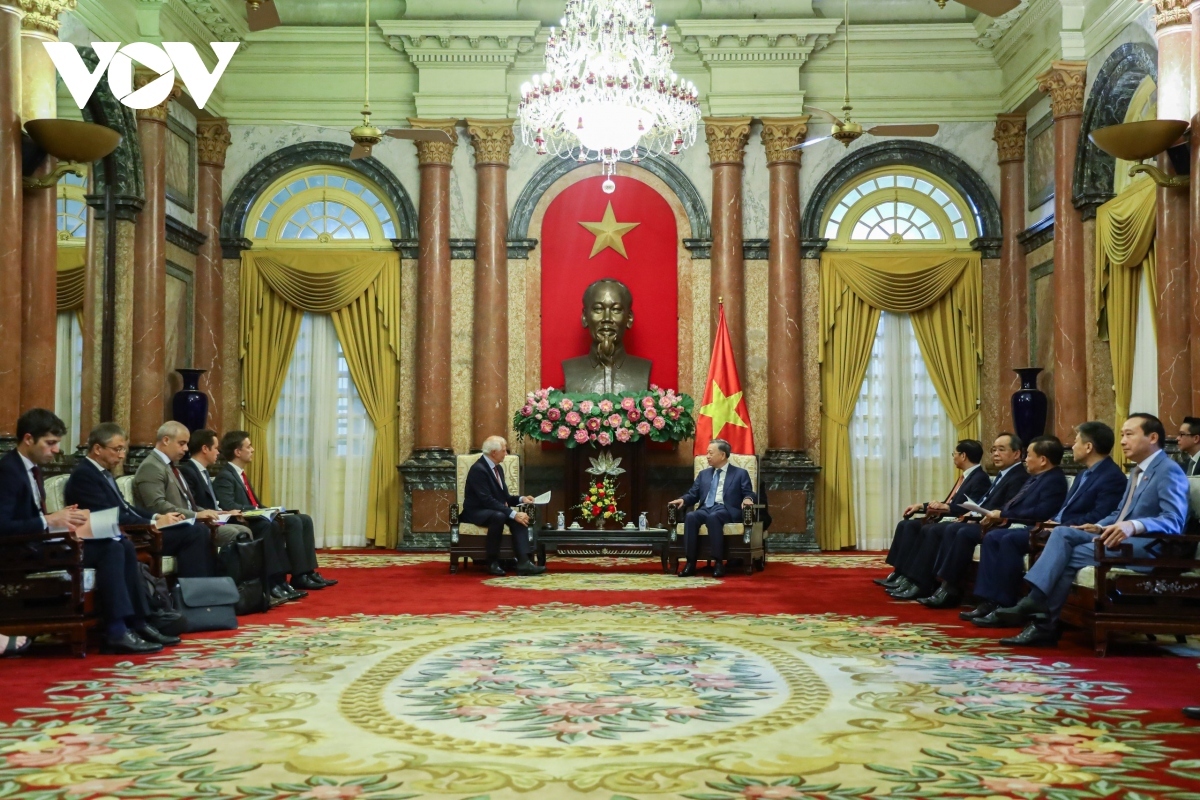 President To Lam (R) receives Josep Borrell Fontelles, Vice President of the European Commission (EC) and High Representative of the European Union (EU) for Foreign Affairs and Security Policy.