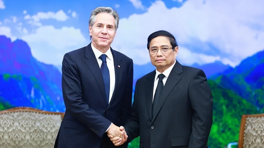 Prime Minister Pham Minh Chinh (R) and  US Secretary of State Antony Blinken 
