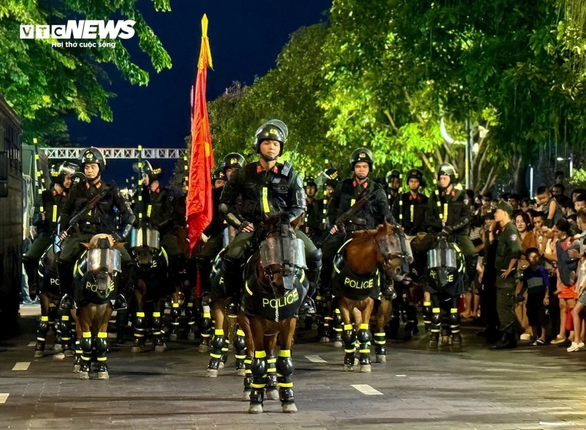 The march is part of activities to mark the 79th anniversary of the Vietnamese People’s Public Security Force (August 19).