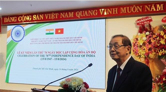 Huynh Thanh Lap, President of the Vietnam-India Friendship Association in HCM City speaks at the event