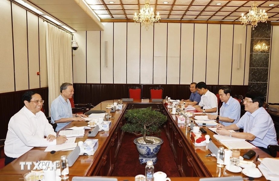 Party General Secretary and President To Lam and other senior Party and State leaders, including Prime Minister Pham Minh Chinh, National Assembly Tran Thanh Man, and permanent member of the Party’s Secretariat Luong Cuong at the meeting. (Photo: VNA)