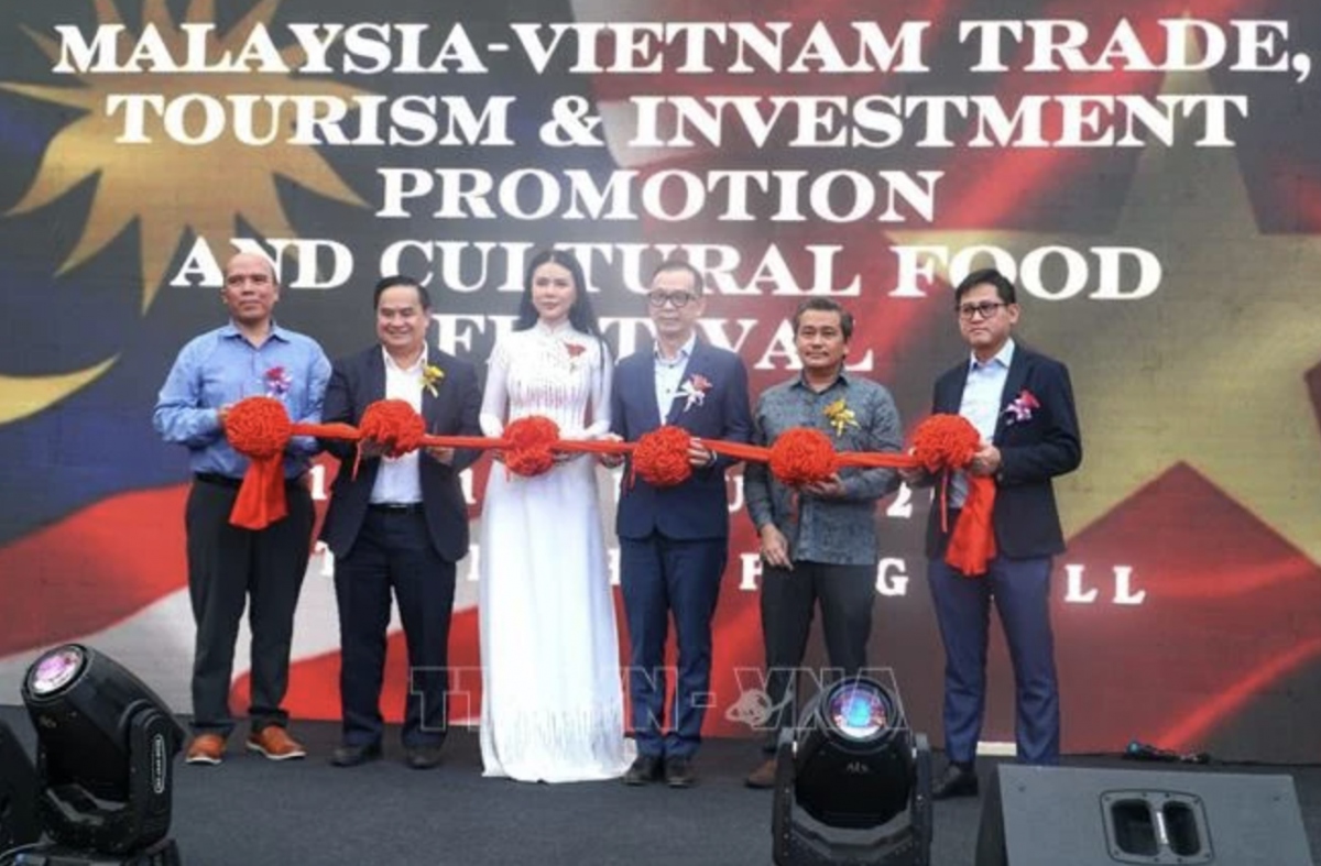 At the ribbon-cutting ceremony (Photo: VNA)