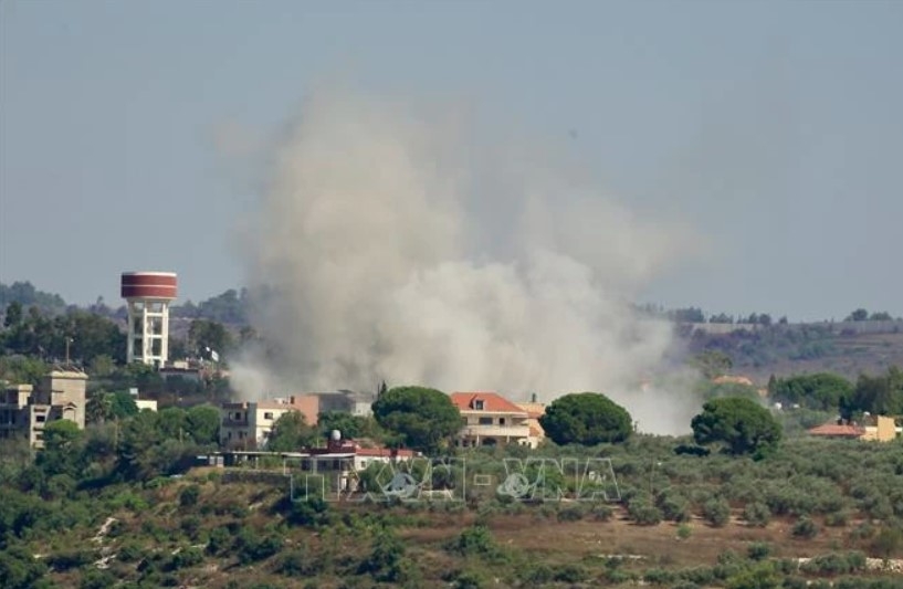Israel carries out an airstrike on Tayr Harfa, southern Lebanon on July 12. (Photo: Xinhua/VNA)