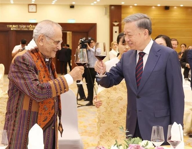 President To Lam (right) on August 1 hosts a banquet in honour of Timor-Leste President José Ramos-Horta.