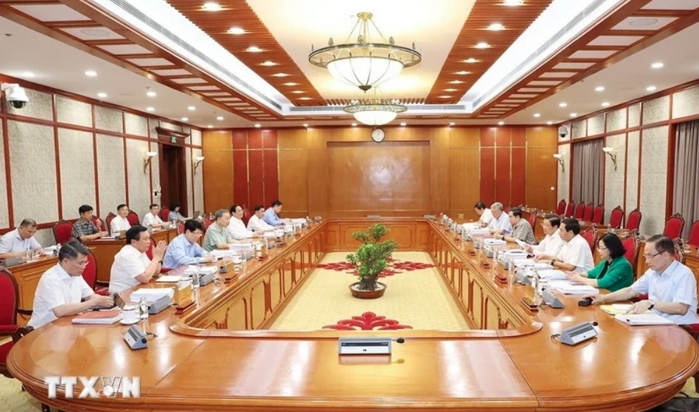 Party General Secretary and President To Lam chairs a regular meeting of the Poliburo. (Photo: VNA)