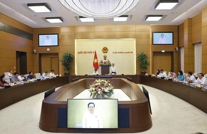 National Assembly (NA) Chairman Tran Thanh Man speaks at the meeting.