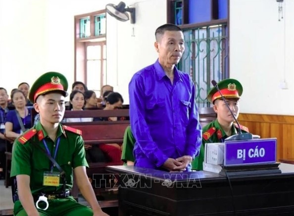 Phan Dinh Sang at the court