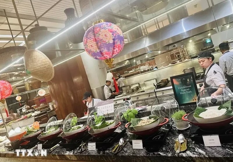 Vietnamese dishes are prepared for foreigners.