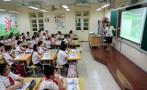 An English lesson at a primary school in Hanoi
