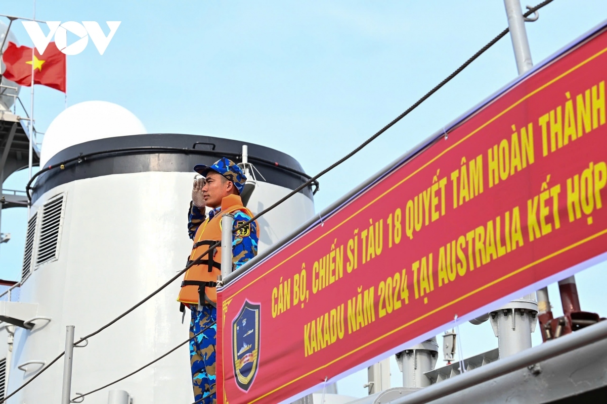 The ship begins its journey to the port of Darwin in northern Australia.