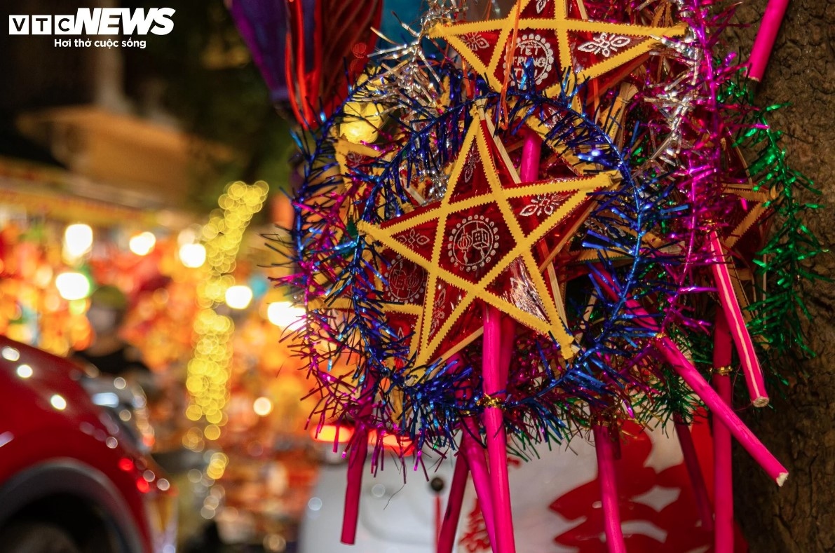 A range of traditional toys, including star-shaped lanterns worth VND10,000 to VND70,000 each, can be found on sale at shops on Hang Ma street.
