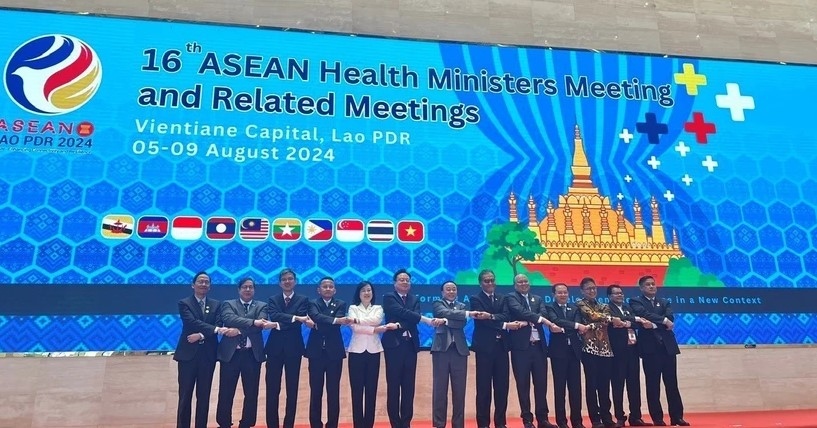 The delegates pose for a group photo at the 2024 ASEAN Health Ministers' Meeting.