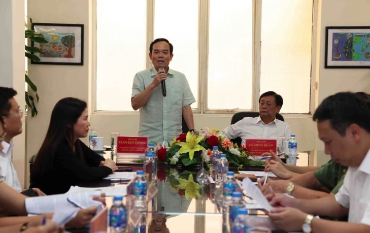 Deputy Prime Minister Tran Luu Quang speaks at the meeting with the centre for monitoring fishing vessels under the Directorate of Fisheries of the Ministry of Agriculture and Rural Development on August 7.