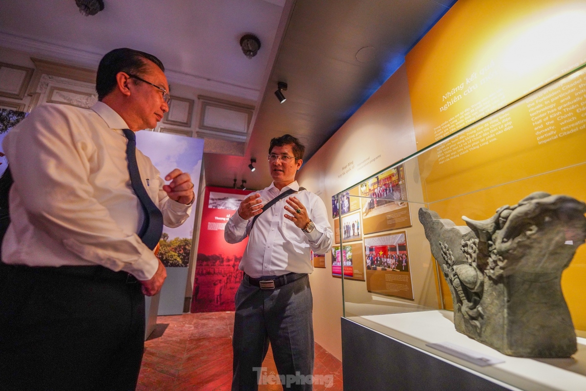 The exhibition draws attention from both locals and tourists.