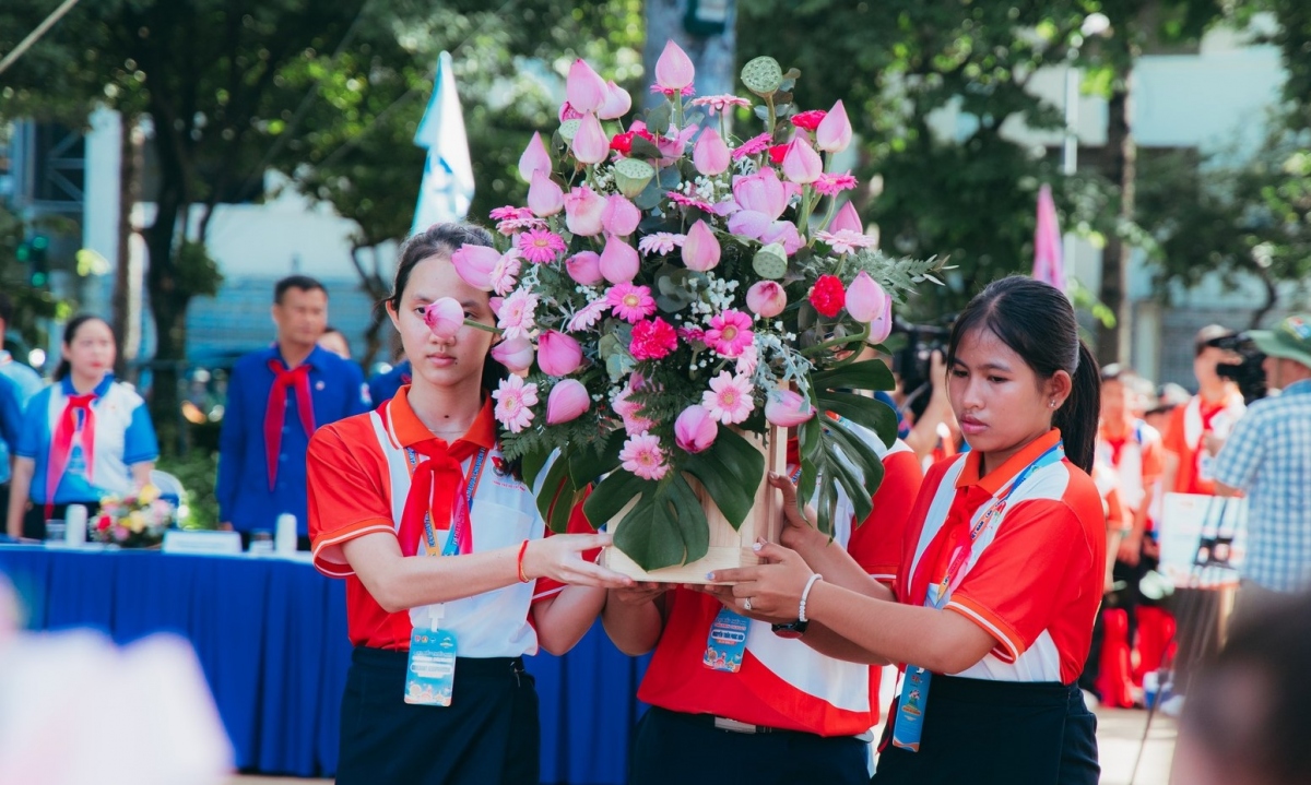 The three-day function is part of activities to mark the 62nd anniversary since the establishment of diplomatic ties between Vietnam and Laos and the 57th anniversary of the establishment of Vietnam-Cambodia diplomatic ties.