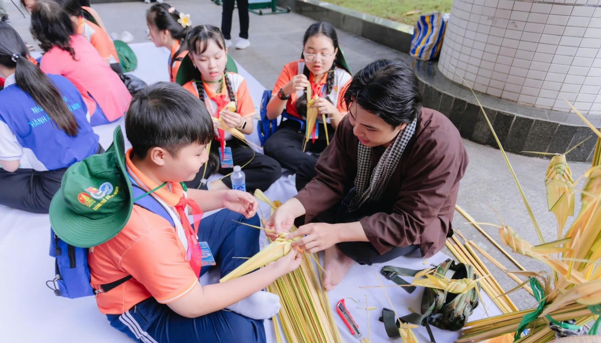 Children play folk games at Ho Chi Minh City Children's House.