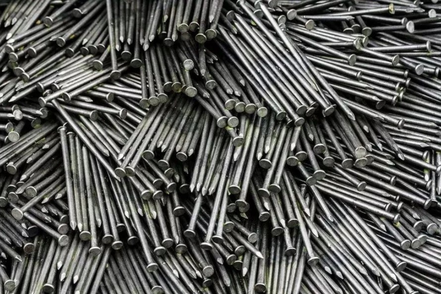 Under the DOC’s announcement on August 14, an anti-dumping review targets steel nails and welded stainless pressure pipe for the period from July 1, 2023, to June 30, 2024. (Photo: congthuong.vn)