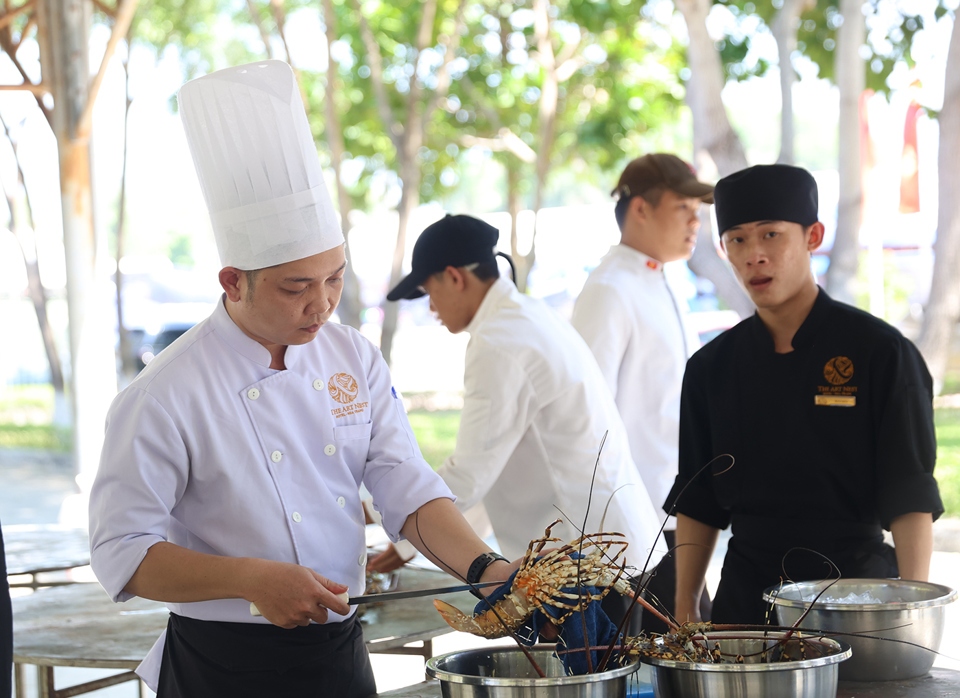 The first-ever lobster festival opens in the central coastal city of Cam Ranh on August 3 and is scheduled to last through to August 11.