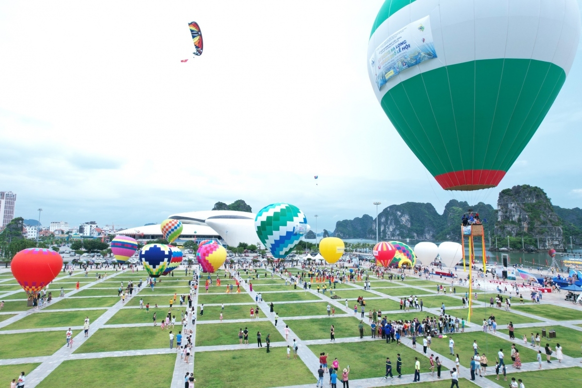 Themed “Heritage City - Colours of Ha Long”, the festival aims to create a new festive atmosphere and attract tourists during the four-day holiday period to celebrate Vietnam’s 79th National Day (September 2).