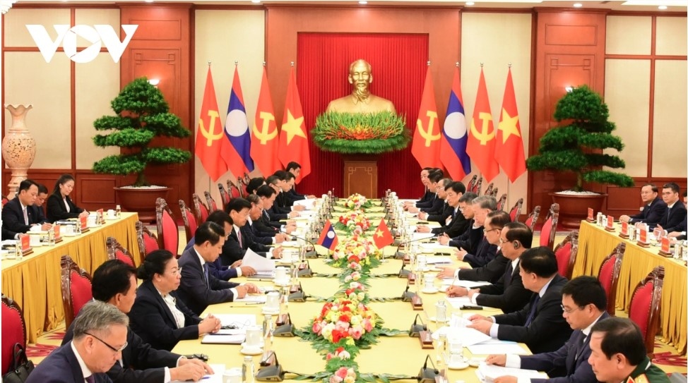 At the talks between General Secretary of the LPRP Central Committee and State President Thongloun Sisoulith and his Vietnamese counterpart To Lam 