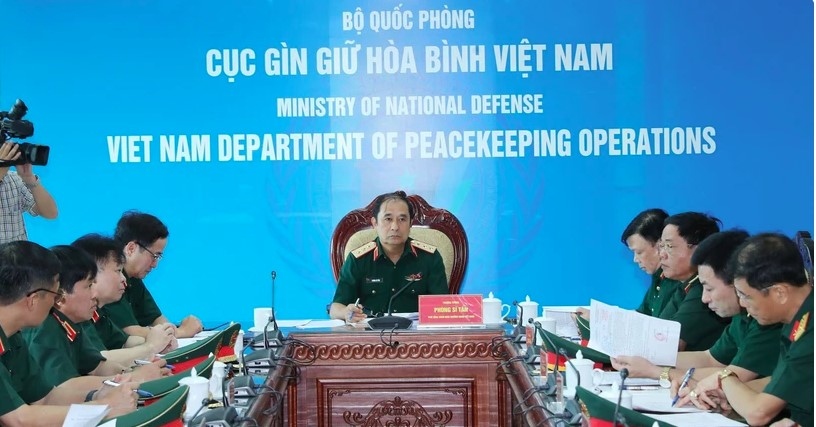 Deputy Chief of the General Staff of the Vietnam People's Army Senior Lieutenant General Phung Si Tan