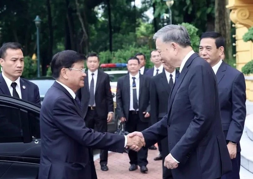 President To Lam welcomes Lao Party General Secretary and President Thongloun Sisoulith in Hanoi on July 25, 2024. (Photo: VNA)