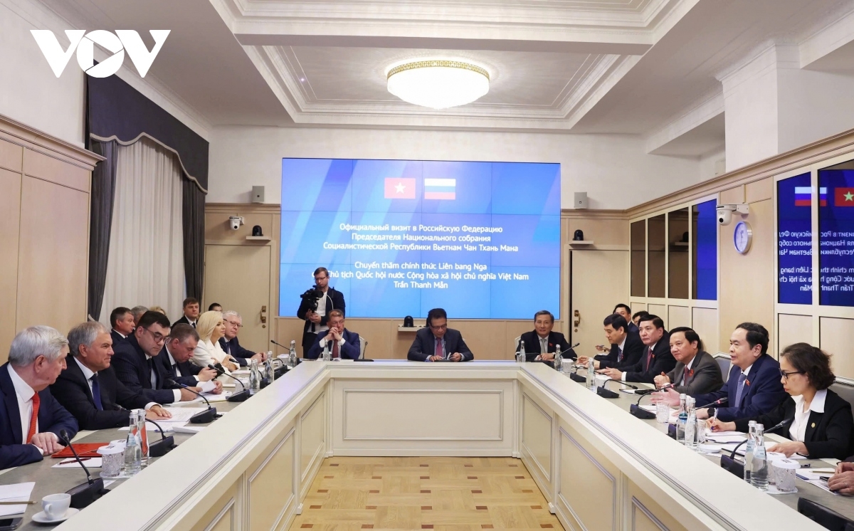 The two top legislators hold talks in Moscow on September 9