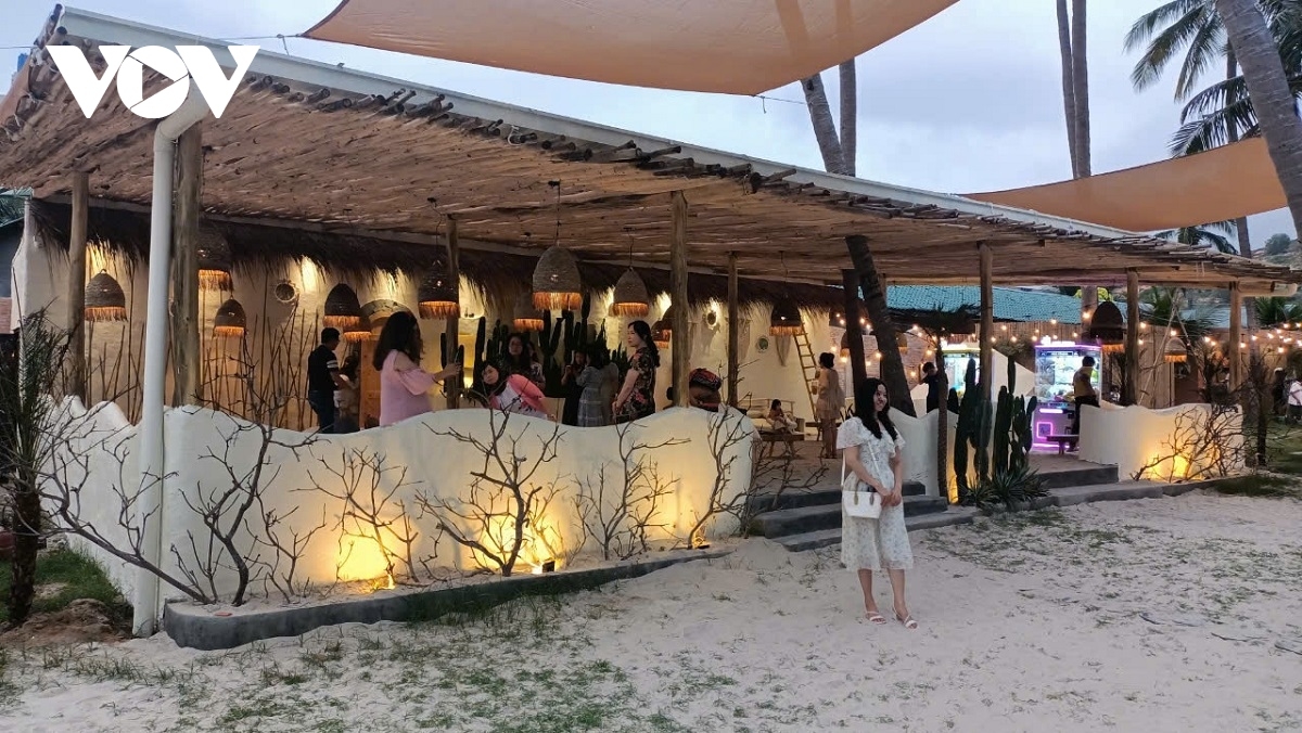 The room occupancy rate in Binh Thuan province, south Vietnam, reaches more than 90% during the four-day National Day holiday period