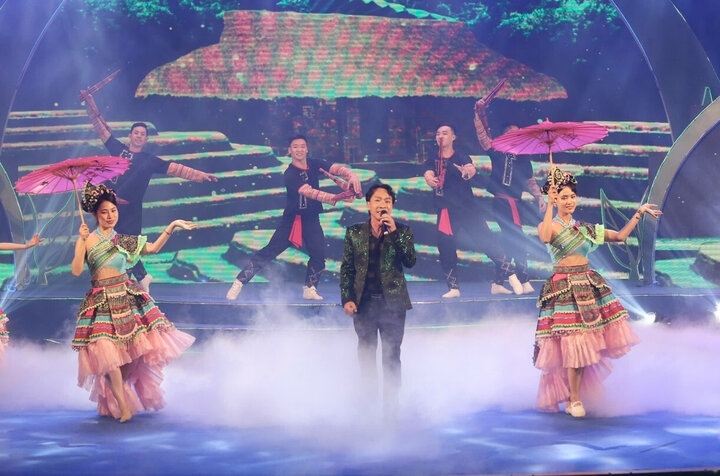 As of 5:30 p.m. on September 15, typhoon Yagi, as well as its following downpours, flooding, and landslides left a total of 292 people dead and 38 missing. The Ministry of Planning and Investment estimated material losses at about VND40 trillion, the programme expects to help flood victims overcome difficulties faced after the historic flooding.