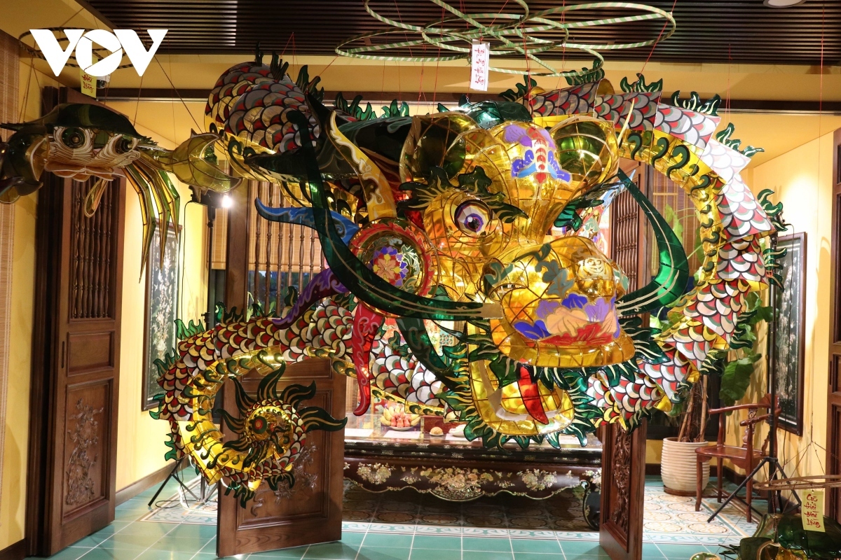 The highlight of the exhibition is a dragon-shaped lantern which stretches for 10 metres and draws inspiration from a lantern parade in Nam Dinh province 100 years ago.