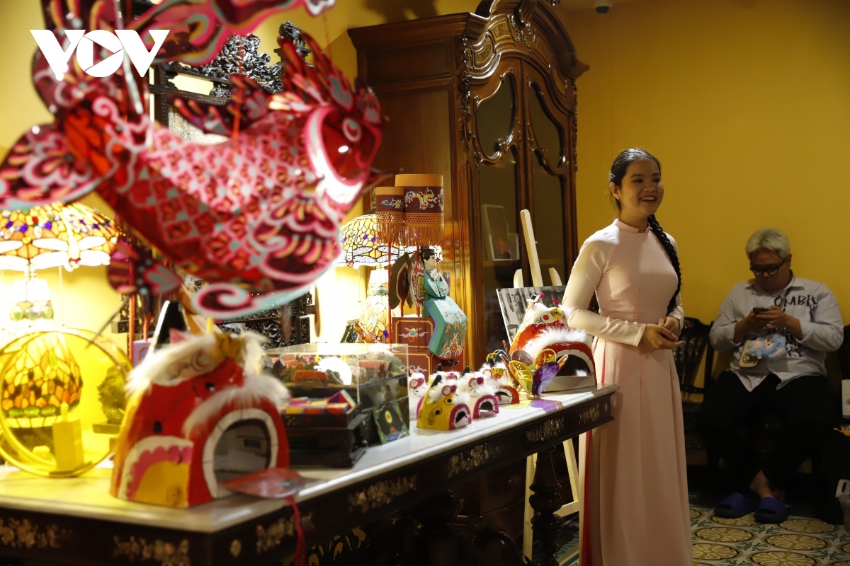 The event provides beautiful backgrounds for visitors to snap photos.