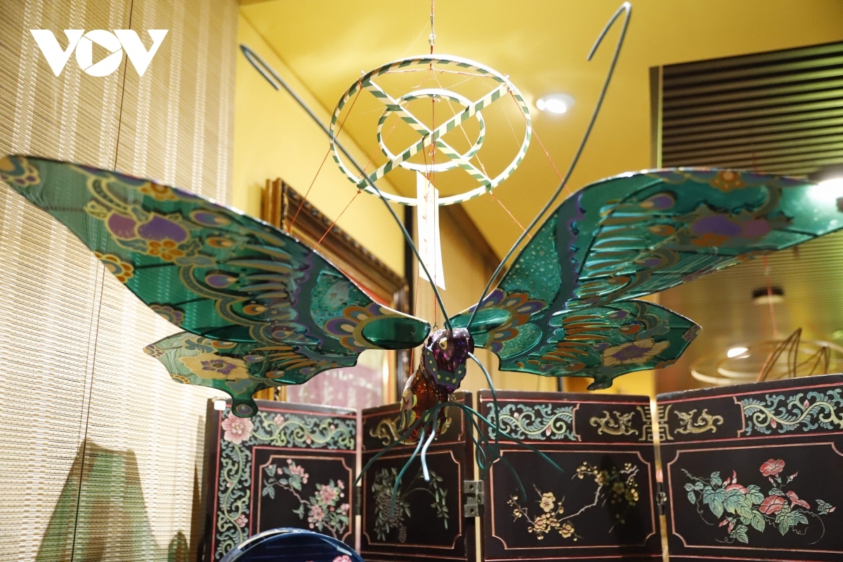 The exhibition brings a joyful and cheerful atmosphere to visitors ahead of the mid-autumn festival.