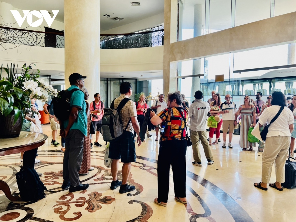 Around 10,000 tourists have visited Quang Ninh province over the past few days.