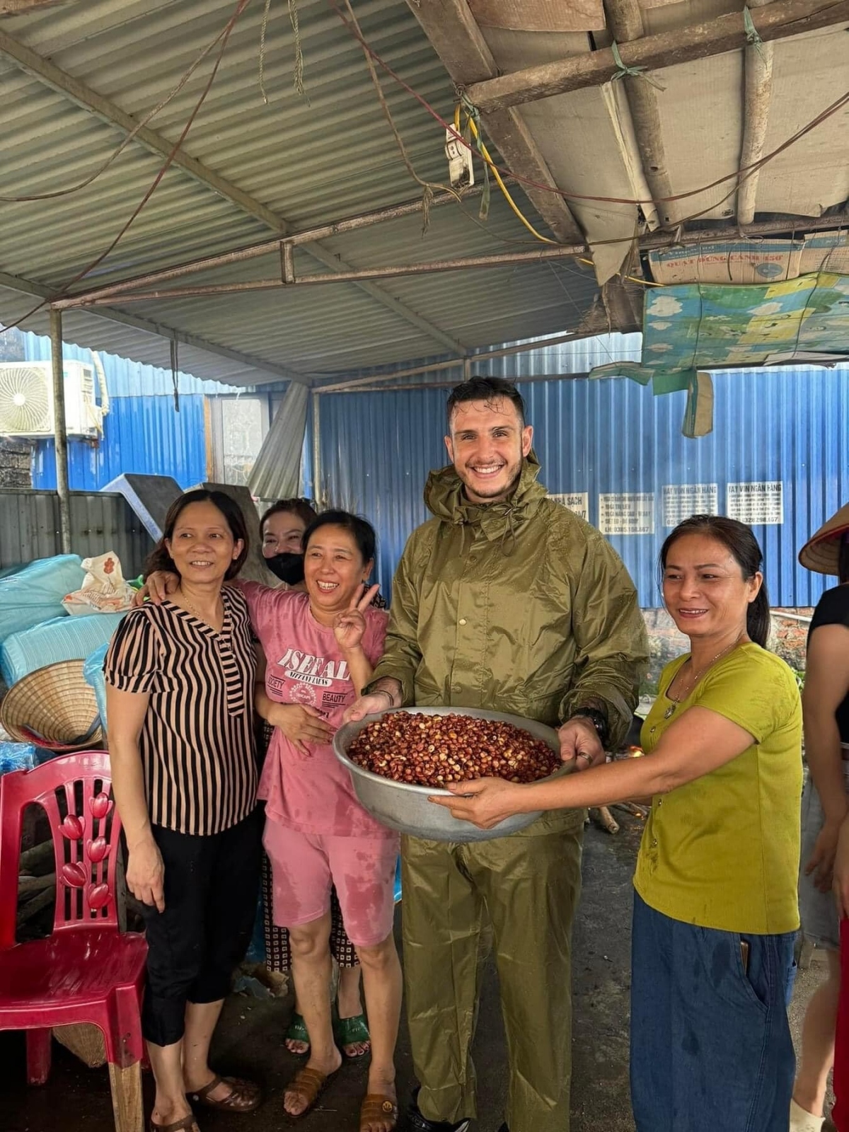Keers has lived in Vietnam for six and a half years with his Vietnamese wife and two sons. He says he considers Vietnam as his second home. (Photo: Facebook page)