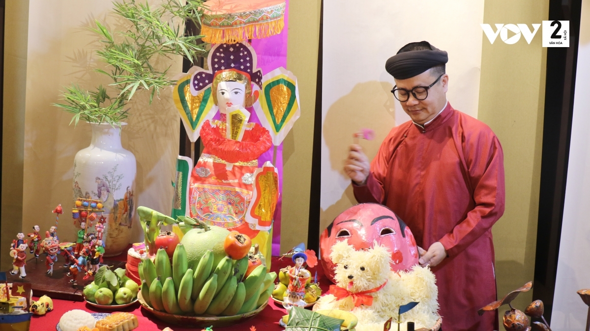 Mid-autumn festival celebrations of Hanoi families from the old times will be recreated.