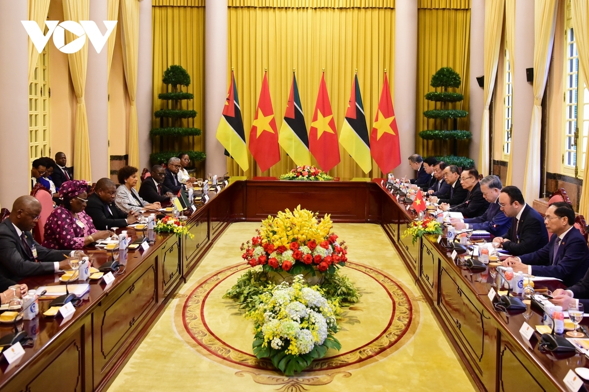 An overview of the talks between Vietnamese Party General Secretary and President To Lam and his visiting Mozambique President Filipe Jacinto Nyusi in Hanoi on September 9.