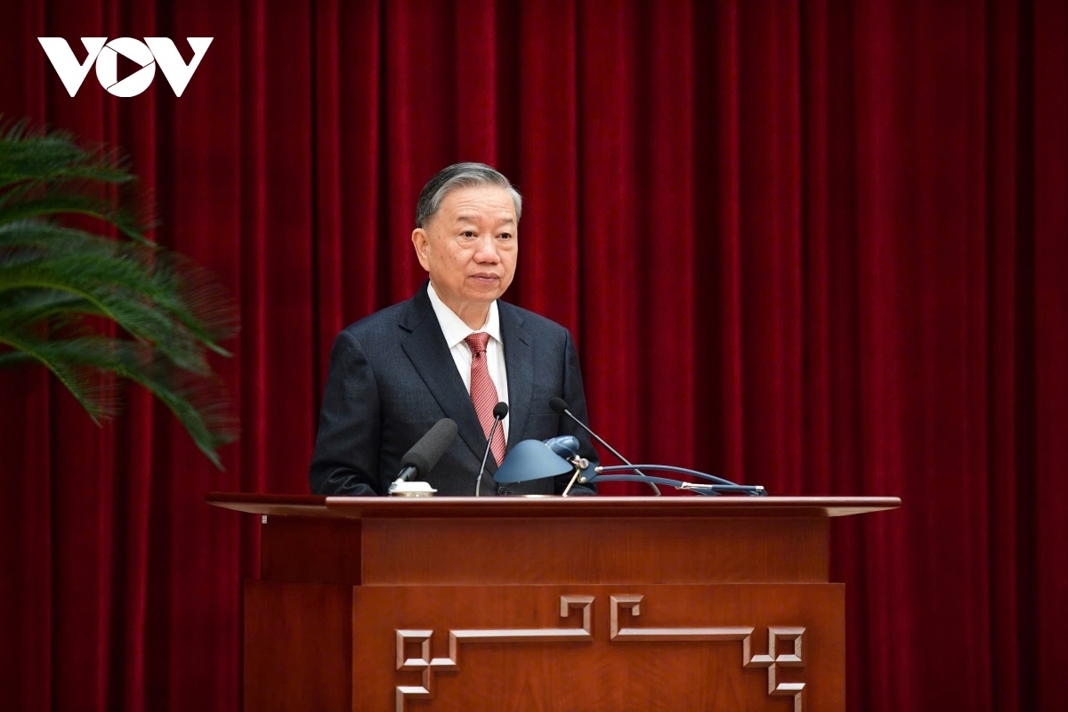 Party General Secretary and State President To Lam speaks at the plenum