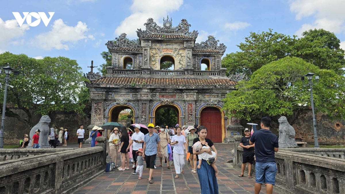 Visitors to the Hue Imperial Citadel in Thua Thien-Hue province, central Vietnam