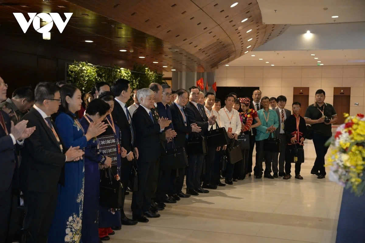 Among delegates present at the inauguration ceremony are Politburo member, Party Central Committee Secretary and President of the Vietnam Fatherland Front Central Committee Do Van Chien, and Party Central Committee member and head of the Party Central Committee’s Mass Mobilization Commission Mai Van Chinh.