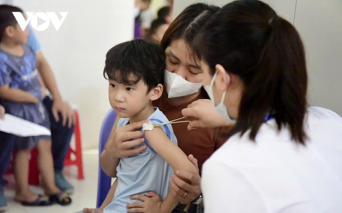 All the vaccination sites have been equipped with facilities, shock treatment kits, and oxygen tanks to ensure vaccination safety.