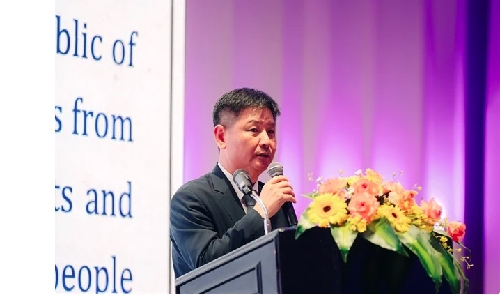 Consul General of the Republic of Korea Kang Boosung speaking in Da Nang city.
(Photo courtesy of the Consulate General of the Republic of Korea)