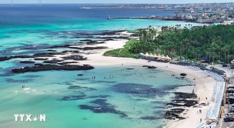 Renowned Hamdeok Beach in Jeju province (Photo: Yonhap/VNA)