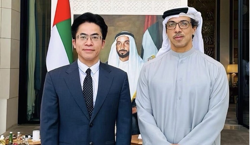 Ambassador Nguyen Thanh Diep and UAE Vice President Sheikh Mansour bin Zayed Al Nahyan
(Image source: The Vietnamese Embassy in UAE)